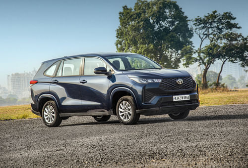  Toyota Innova Hycross Sells 160,000 Units Since Launch, Commands 63% of Innova Sales in Current Fiscal