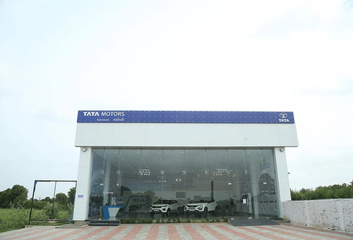 Tata Motors PV Q2 Hit by JLR Cyber Shock; One-Time Gain Masks Underlying Loss