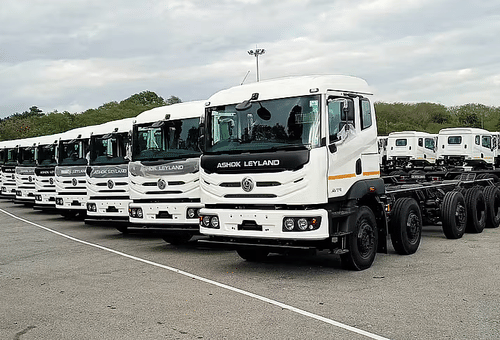 Ashok Leyland Approves ₹300 Crore Investment in OHM Global Mobility, ₹5.70 Crore in VBCL